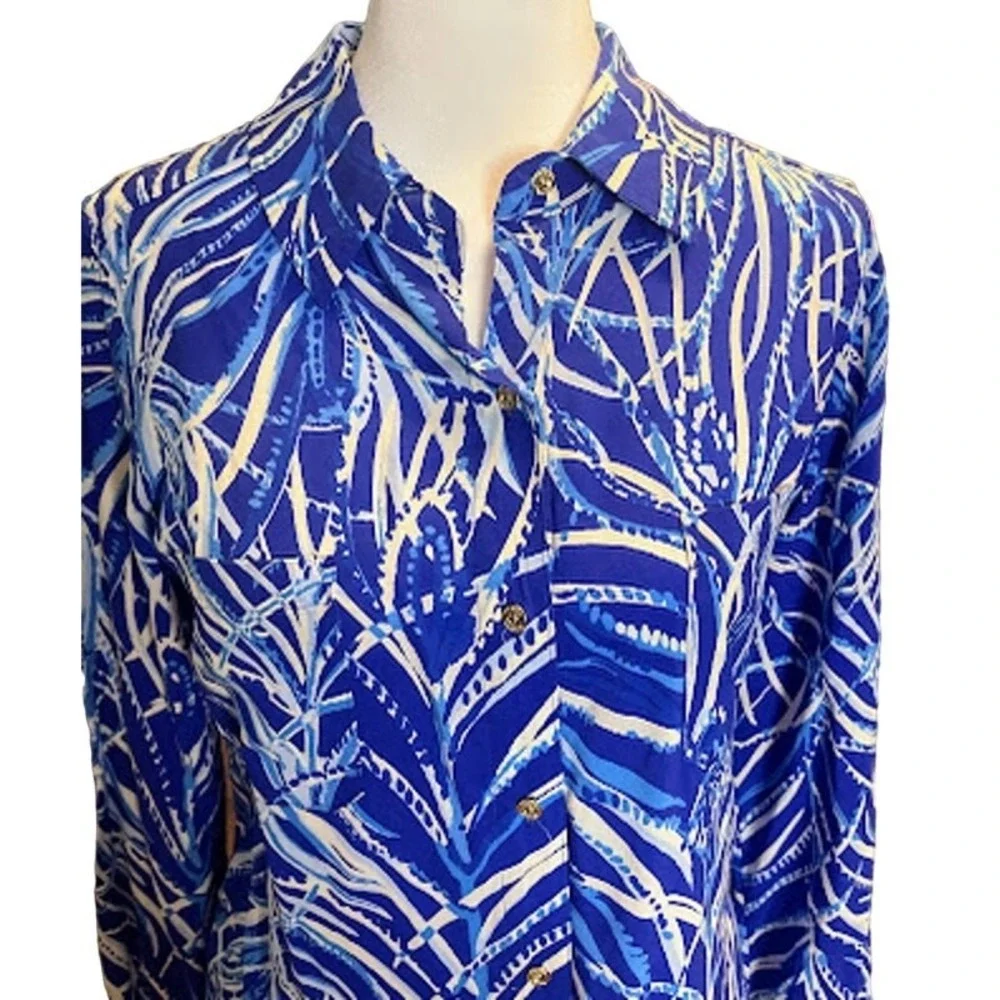 Lilly Pulitzer Button Up Blouse Womens XS Blue‎ Excellent Tropical Palm Print